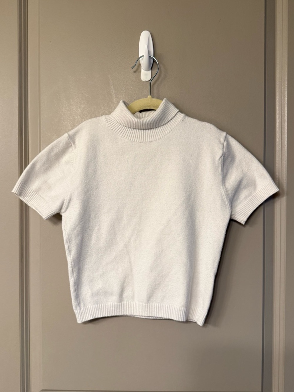 Women's Short-Sleeve Turtleneck Sweater - White